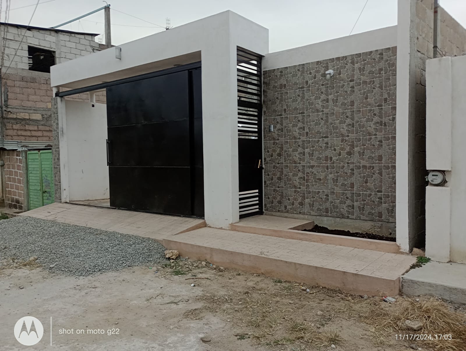 Fachada exterior de propiedad